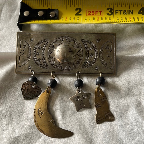 Jewelry - Vintage looking brooch pin made in Thailand used